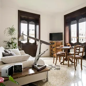 Apartment Flat Six, Rome